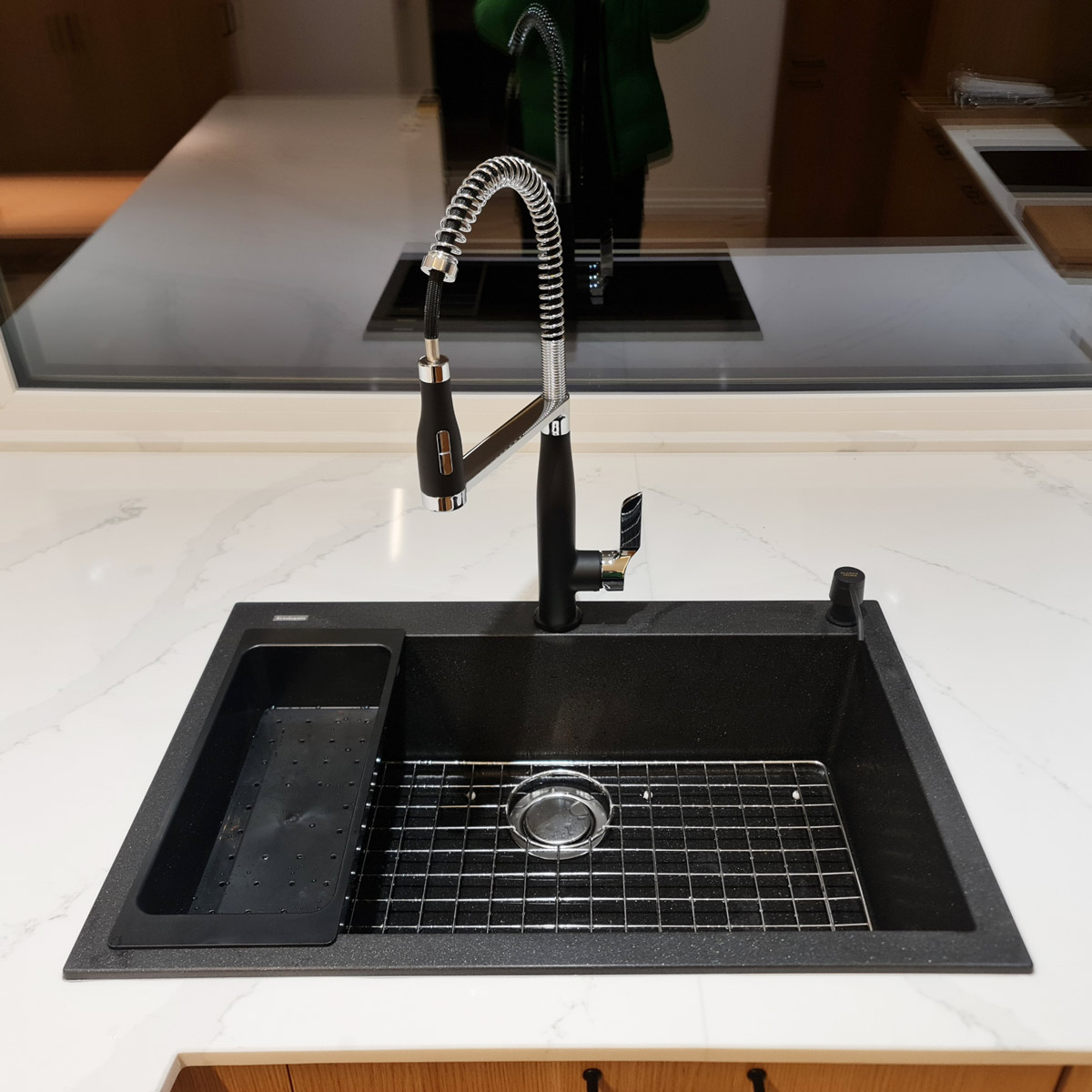 Chiuveta-bucatarie-CookingAid-Cube-ON7610-negru-metalic-montaj-sub-blat-cu-baterie-Neo-Spring-Black-9