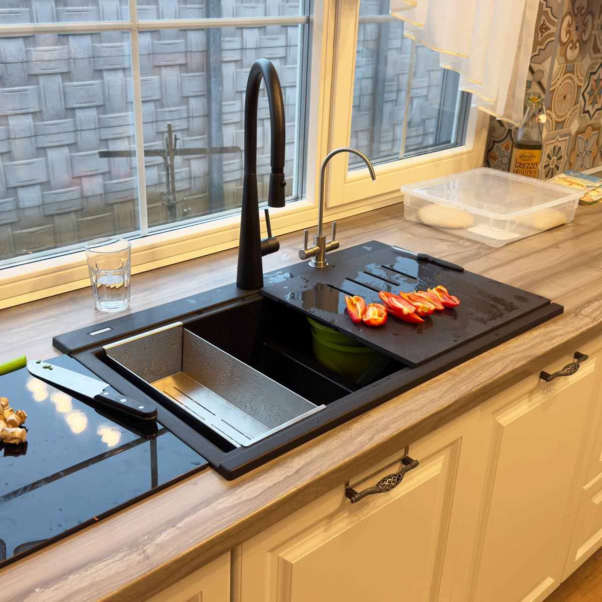 Chiuveta-Bucatarie-CookingAid-Kinga-LX8620-black-metal-quartz-negru-metalic-cu-baterie-Kinga-Newmix-90-19