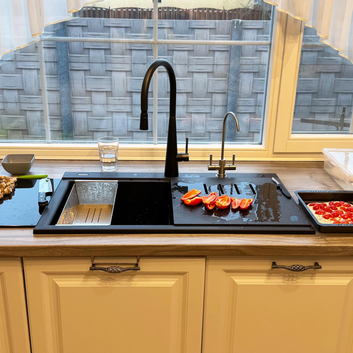 Chiuveta-Bucatarie-CookingAid-Kinga-LX8620-black-metal-quartz-negru-metalic-cu-baterie-Kinga-Newmix-90-22