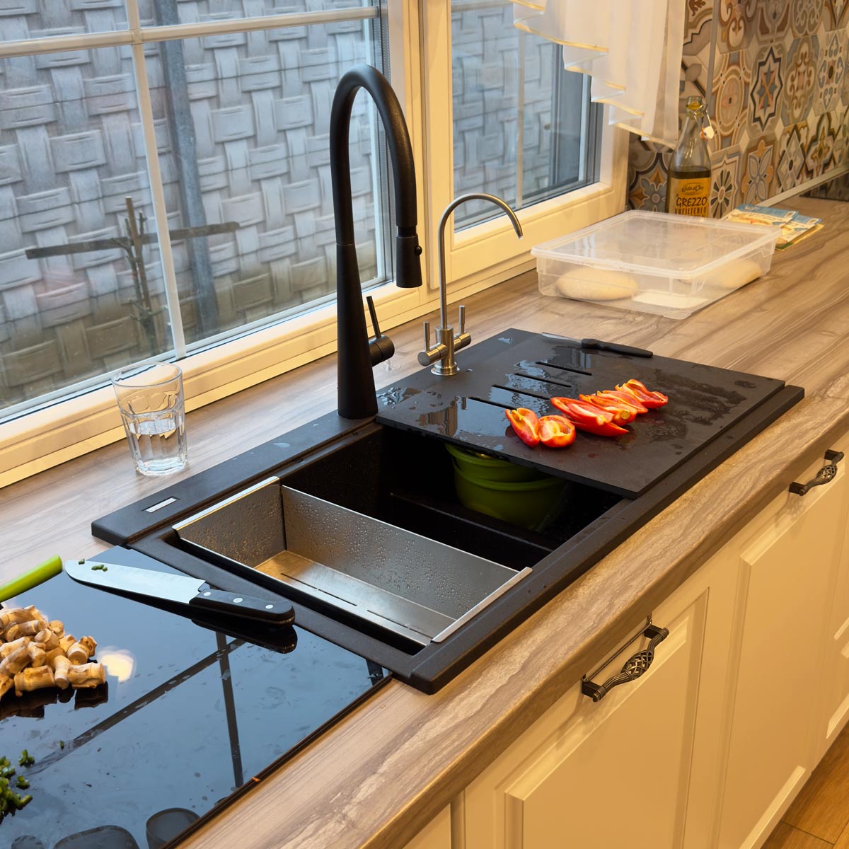 Chiuveta-Bucatarie-CookingAid-Kinga-LX8620-black-metal-quartz-negru-metalic-cu-baterie-Kinga-Newmix-90-24
