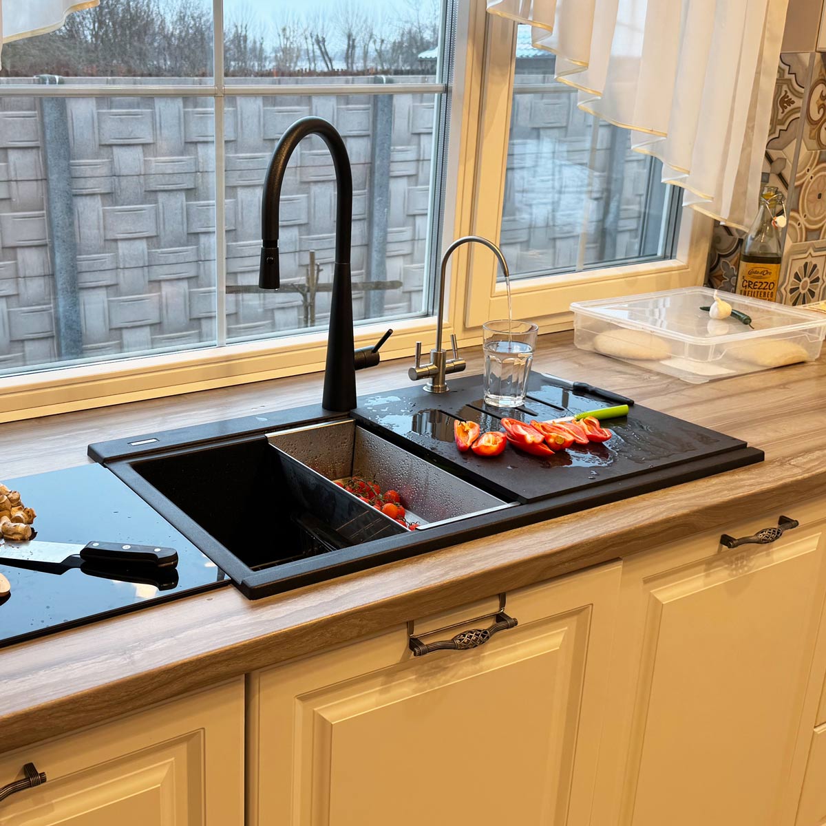 Chiuveta-Bucatarie-CookingAid-Kinga-LX8620-black-metal-quartz-negru-metalic-cu-baterie-Kinga-Newmix-90-28