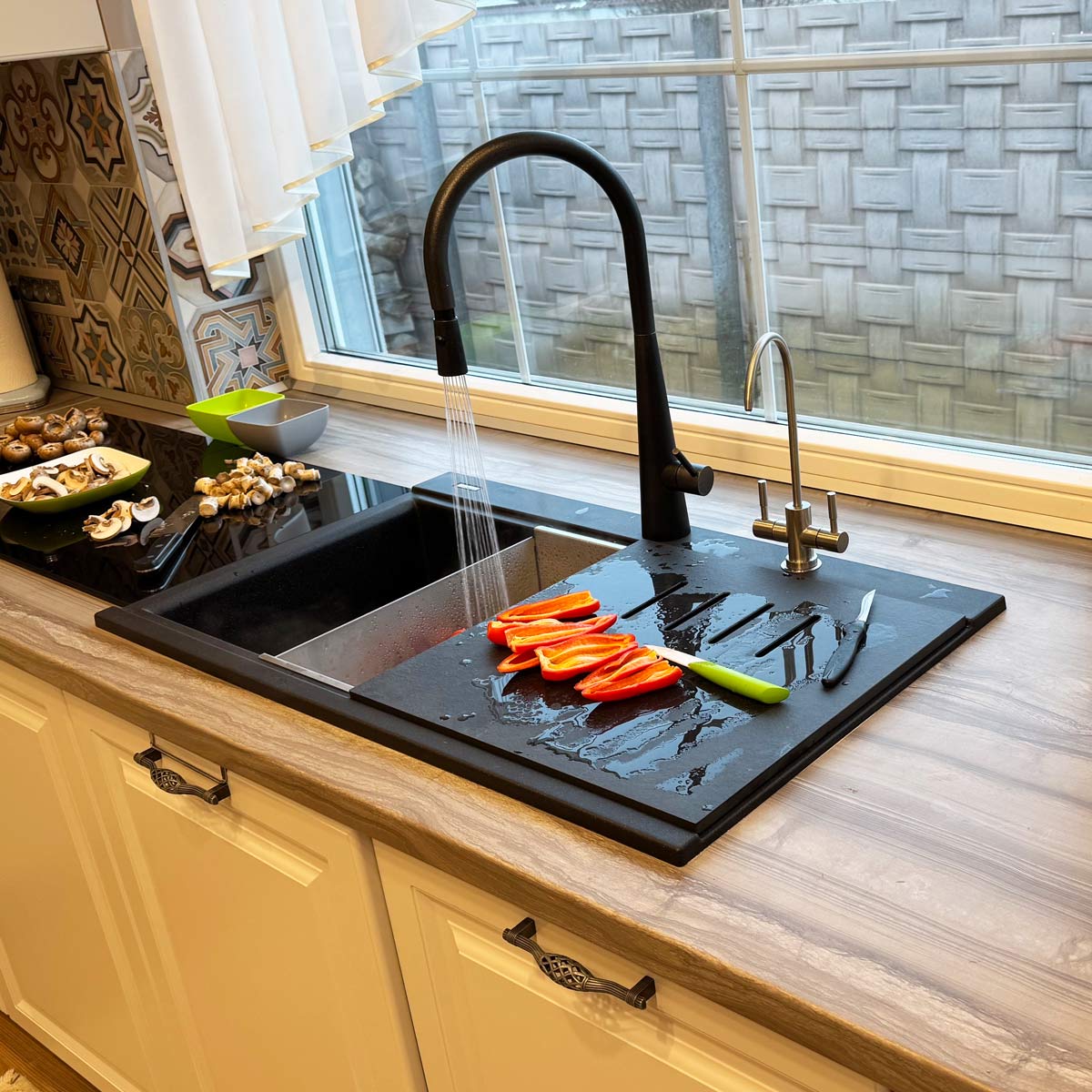 Chiuveta-Bucatarie-CookingAid-Kinga-LX8620-black-metal-quartz-negru-metalic-cu-baterie-Kinga-Newmix-90-44