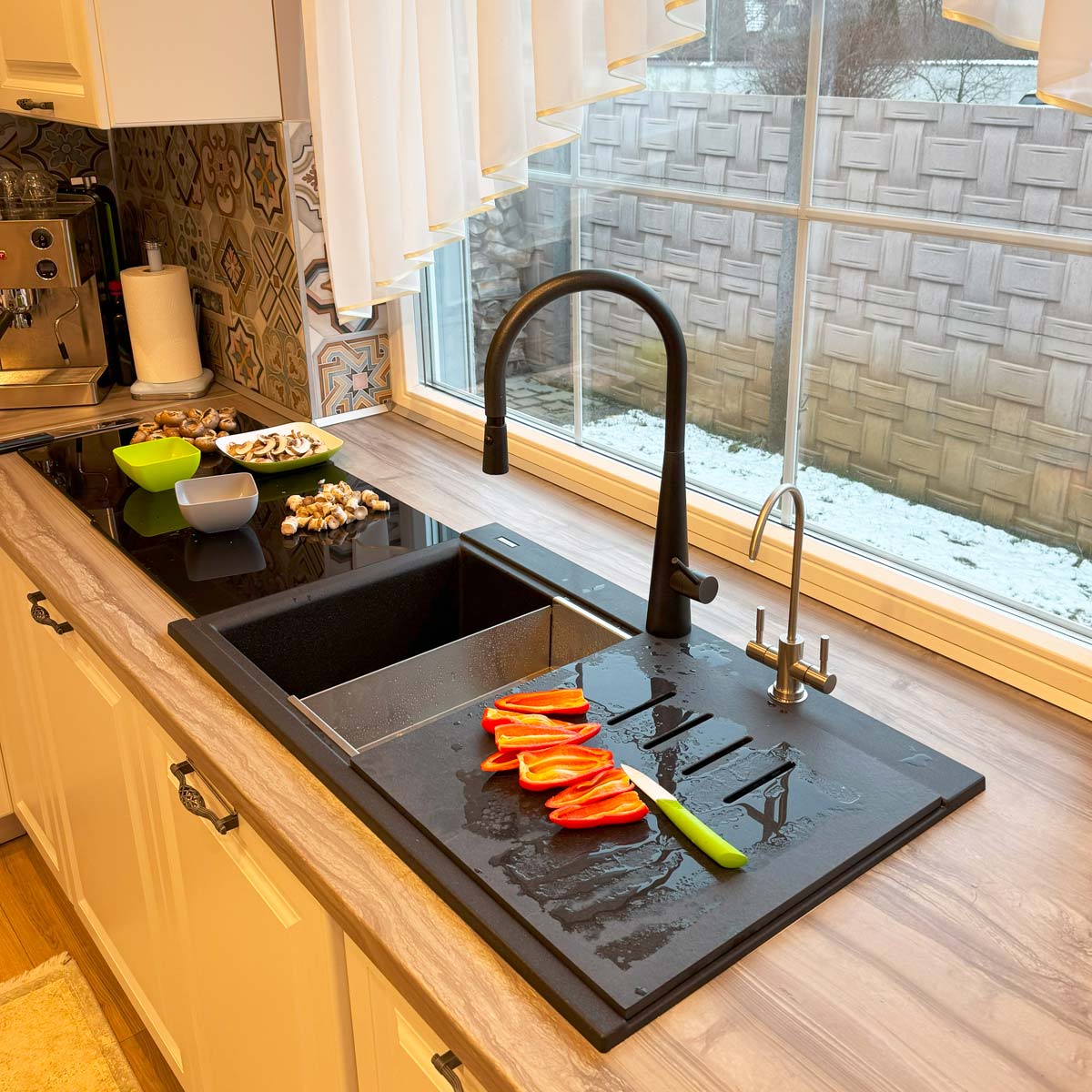 Chiuveta-Bucatarie-CookingAid-Kinga-LX8620-black-metal-quartz-negru-metalic-cu-baterie-Kinga-Newmix-90-5