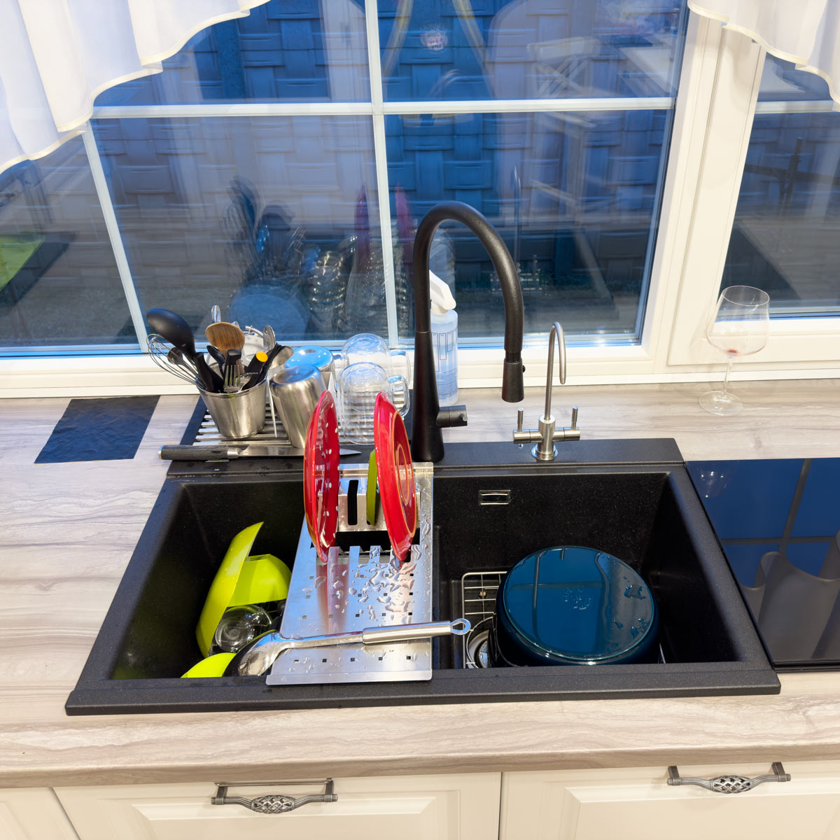 Chiuveta-Bucatarie-CookingAid-Kinga-LX8620-black-metal-quartz-negru-metalic-cu-baterie-Kinga-Newmix-90-60