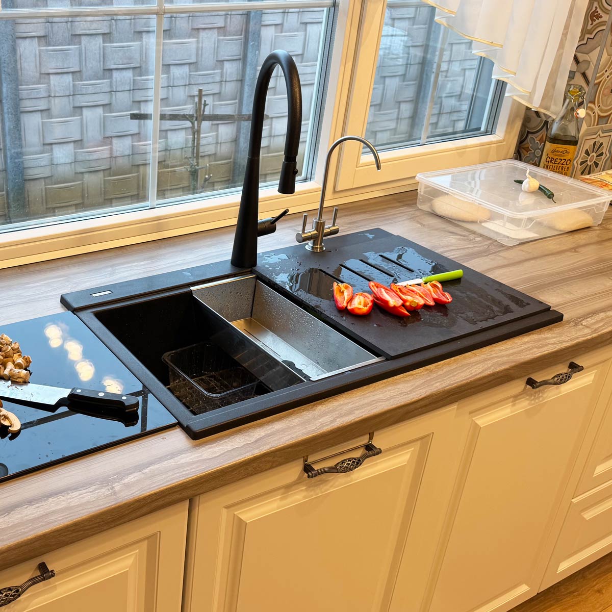Chiuveta-Bucatarie-CookingAid-Kinga-LX8620-black-metal-quartz-negru-metalic-cu-baterie-Kinga-Newmix-90-9
