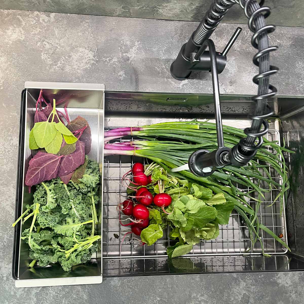 Tavita-scurgere-neagra-pentru-chiuveta-bucatarie-inox-sau-granit-CookingAid-8