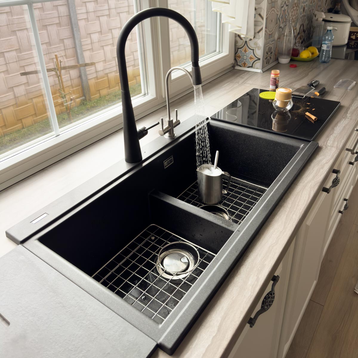 Chiuveta-Bucatarie-CookingAid-Kinga-LX8620-black-metal-quartz-negru-metalic-cu-baterie-Kinga-Newmix-90-45