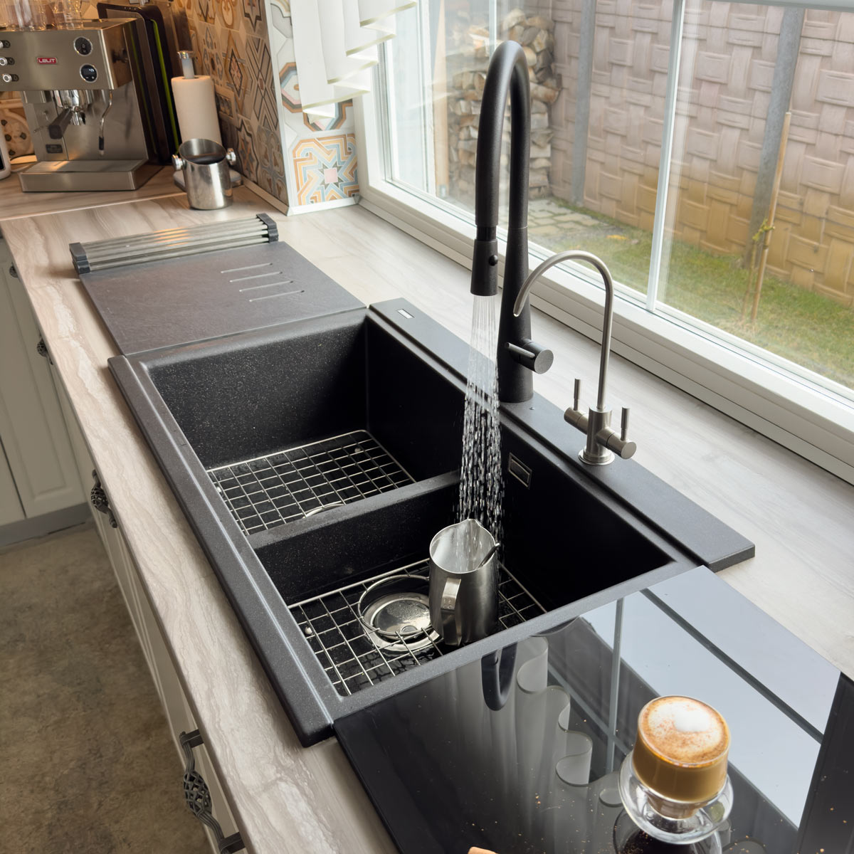 Chiuveta-Bucatarie-CookingAid-Kinga-LX8620-black-metal-quartz-negru-metalic-cu-baterie-Kinga-Newmix-90-46