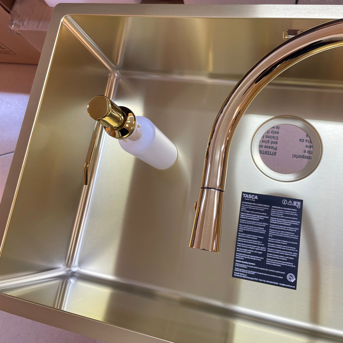 Baterie-bucatarie-Aurie-CookingAid-Newmix-90-Golden-Tap-25