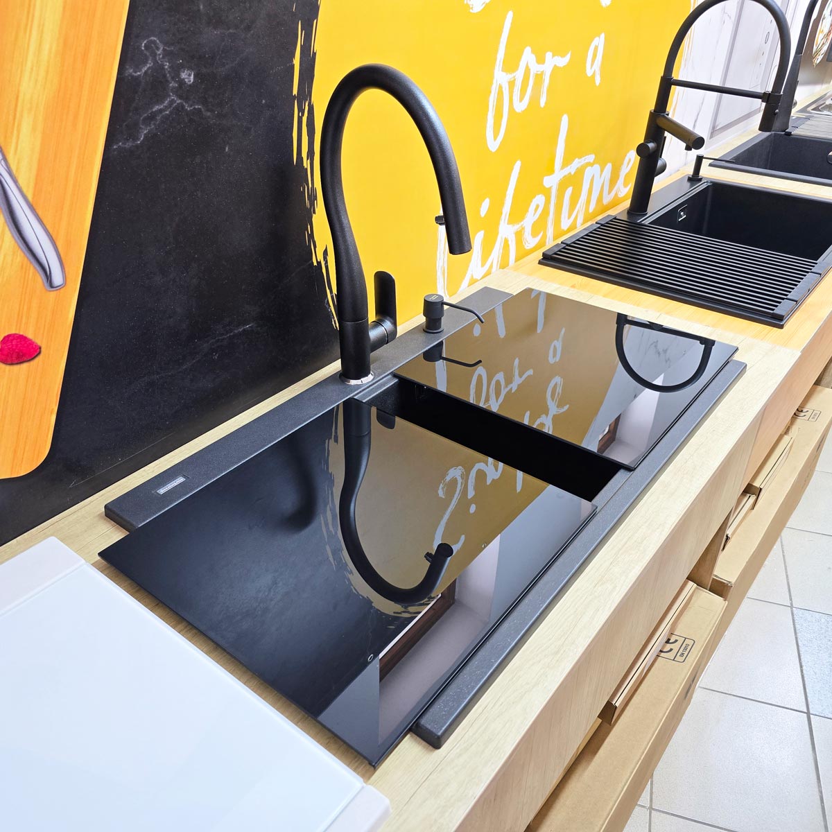 Chiuveta-Bucatarie-CookingAid-Kinga-LX8620-black-metal-quartz-negru-metalic-cu-baterie-Flores-22